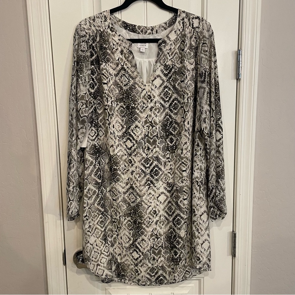 Peyton Jensen Shift Dress